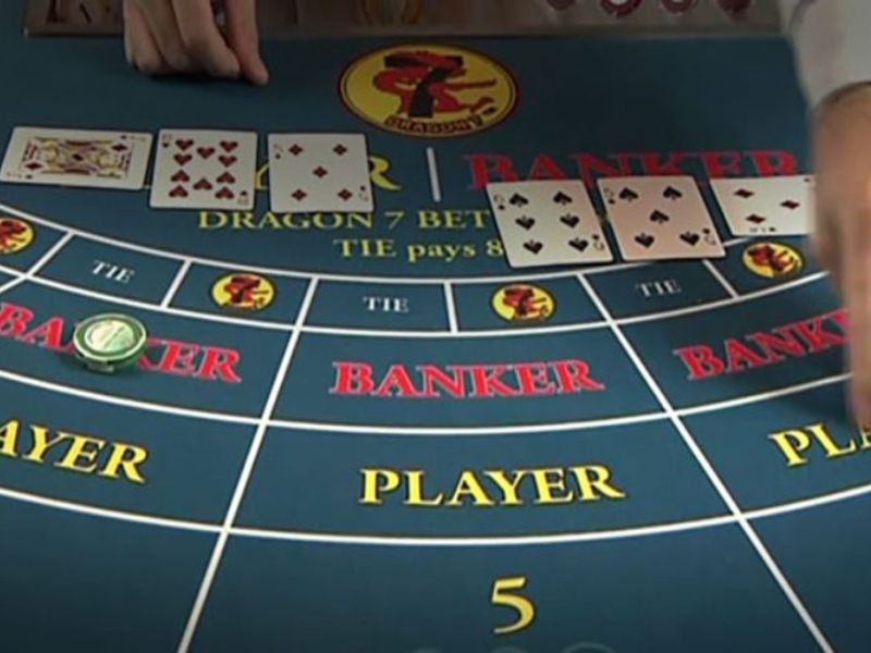 Baccarat là một trò chơi bài nổi tiếng trong các sòng bạc và nhà cái trực tuyến